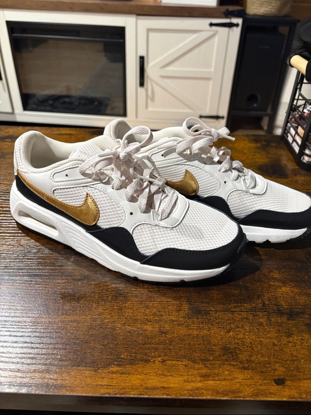 Nike Women's White and Black Athletic Sneakers